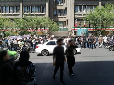  تجمع اعتراضی دانش‌آموزان مقابل وزارت آموزش و پرورش: در شرایط جنگی چگونه درس می‌خواندیم؟ »