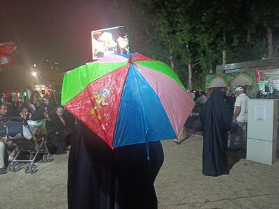  مشهدی ها در نود و چهارمین شب زیر باران به خیابان ها آمدند