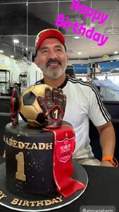  جشن تولد عابدزاده در آمریکا با کیک پرسپولیس - پارس فوتبال