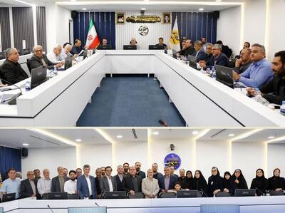  برگزاری جلسه فصلی مدیرعامل بیمه کوثر با نمایندگان برتر