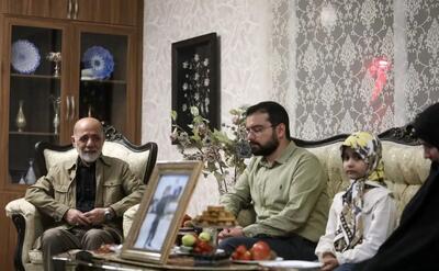  دیدار فرمانده قرارگاه خاتم با خانواده شهیدان نصیرزاده و دره باغی