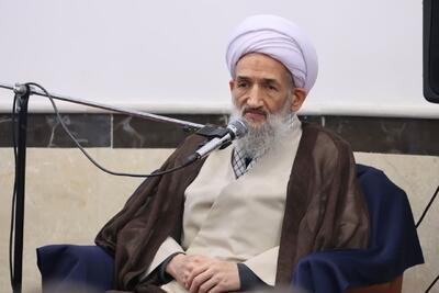  آیت الله لائینی: بازار جلوگاه فرهنگ و معنویت است