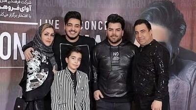  فیلم آواز احساسی آرون افشار /  وقتی تو کنسرت برقا رفته ولی آرون افشار جیگرشو داره و بدون هیچی میخونه