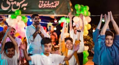  سفره عقدی که با پهپاد در میدان انقلاب برپا شد