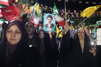 حماسه ۹۵؛ اجتماع مردم سمنان در معراج شهدا برگزار شد