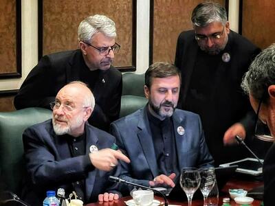  فیلمی از لحظه ورود تیم مذاکره کننده ایران به سالن مذاکره با آمریکا