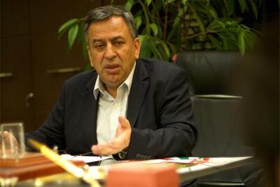  بازار کود اوره را تسخیر کرده‌اند/ آماده‌ایم ارزان‌تر توزیع کنیم اما این شرکت زیر بار نمی‌رود