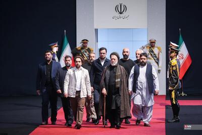  مراسم ادای احترام مهمانان خارجی به پیکر رهبر شهید انقلاب