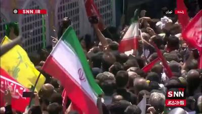  از رهبر شهید همچنان به مردم چفیه متبرک می‌رسد