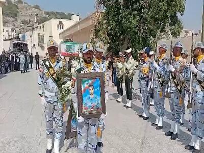  فیلم/ میناب میزبان وداع با شهید حمید زارعی مرزبان هرمزگانی حمله آمریکا