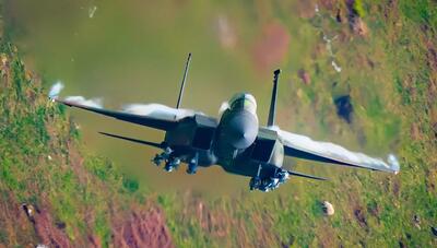 عکاسی از F-15E با رنگ‌آمیزی استتاری