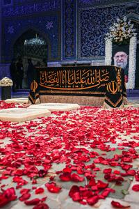  این بار آمدنت، شبیه همیشه نیست / روایت خادمان حضرت رضا (ع) از وداع با رهبر شهید + فیلم