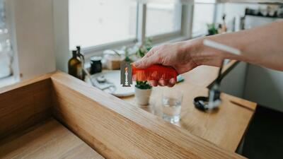 ترکیب تیغ ریش تراش با شانه مو یک ابزار خانگی شگفت انگیز می سازد