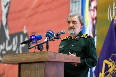  محسن رضایی: تنگه هرمز را حفظ می‌کنیم