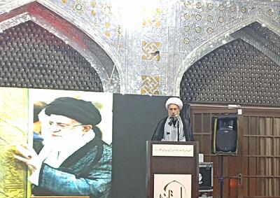  مراسم بزرگداشت رهبر شهید در حرم مطهر سید علاءالدین حسین(ع) شیراز برگزار شد