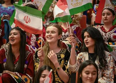 فرش قرمز برای استقبال از استقلال در تاجیکستان
