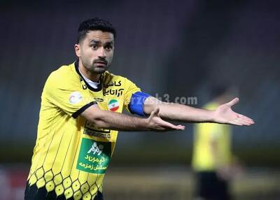  محمد کریمی با سپاهان تمدید کرد