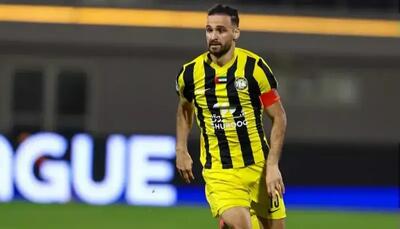 احمد نور با لباس قرمز دور از پرسپولیس