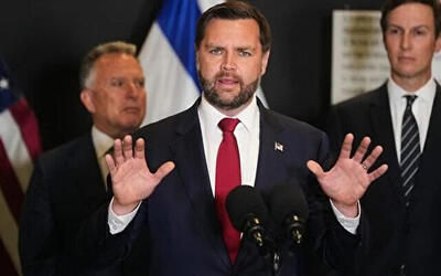 ونس زیر فشار جنگ طلبان