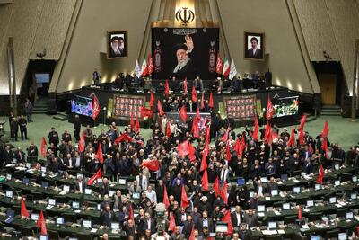  نشست علنی مجلس شورای اسلامی برگزار شد/ مصوبهٔ جدید مجلس برای تشکیل جلسات در مواقع اضطرار