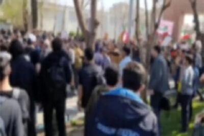  حکم اخراج برای ۲ دانشجوی آتش‌زننده پرچم