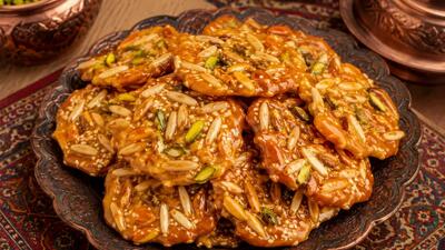  طرز تهیه سوهان عسلی بدون شکر خانگی؛ شیرینی سالم، ترد و خوش عطر با عسل طبیعی