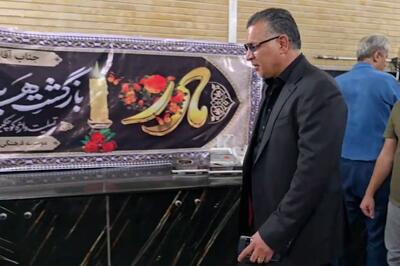  حضور علی دایی در مراسم ختم مادر حسین فرکی