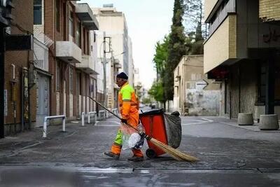  کارگران شهرداری چابهار در تنگنای بی‌پولی/ در گرمای شدید، دو ماه حقوق نگرفته‌ایم