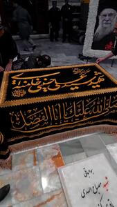 تصویری دیده نشده از لحظات آمادهسازی مرقد رهبر شهید انقلاب+ فیلم