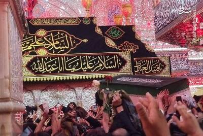  تصاویر کمتر دیده شده از لحظه ورود پیکر امام شهید محضر سیدالشهدا