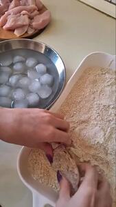  فیلم طرز تهیه مرغ سوخاری ترد و خوشمزه
