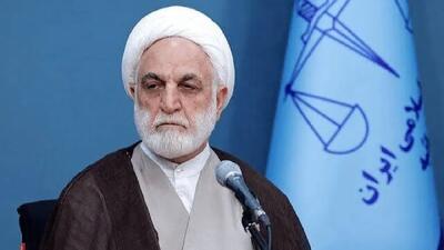 رئیس دستگاه قضا: ما در قوه قضاییه پرچمدار عدالت هستیم و میخواهیم عدالت را بسط دهیم؛ باید ملکه عدالت برای همه ما در قوه قضاییه نهادینه شود. اگر خودمان عادل نباشیم نمیتوانیم عدالت را گسترش دهیم