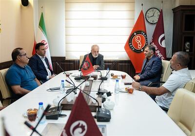  برگزاری جلسه هیئت مدیره تراکتور و معارفه مدیرعامل جدید - تسنیم