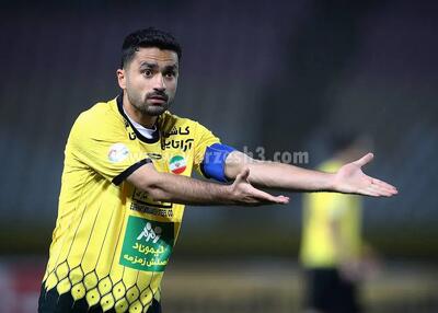  محمد کریمی با سپاهان تمدید کرد