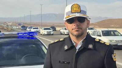 توقیف وانت پیکان با بار نامتعارف در محور دلیجان به قم +عکس
