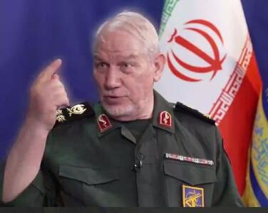 رهبر شهید انقلاب به فرمانده وقت سپاه در سال ۷۶: دو هزار موشک کم است باید چندین هزار موشک بسازید