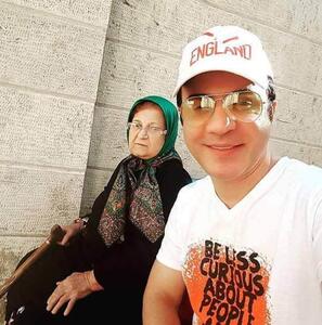  داریوش فرضیایی به سوگ مادر نشست