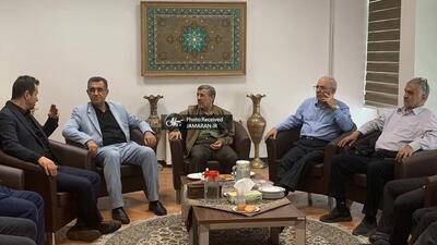  احمدی‌نژاد با دوستان و همکارانش دیدار کرد