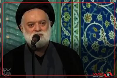 آیتالله سیدمصطفی خامنهای: صبر در این مصیبت بزرگ هیچ منافاتی با انتقام و برخورد با اشرار عالم که در این جنایتهای بزرگ دست داشتند نخواهد داشت