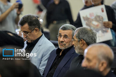  حضور احمدی نژاد، عارف و سردار فدوی در مراسم گرامیداشت رهبر شهید انقلاب + عکس
