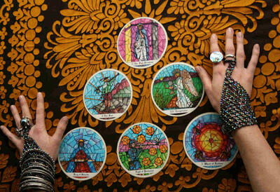  دستگیری رمالی‌ که ماهی‌ ۸۰۰ میلیون درآمد داشت