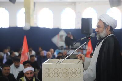  امام جمعه زاهدان: امام شهید با نهضت قرآنی، فرهنگ دینی را در جامعه اسلامی گسترش داد