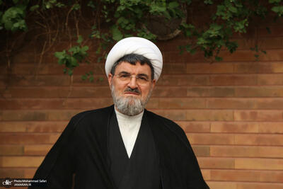  محمدعلی رحمانی، نماینده پیشین ولی فقیه در نیروی انتظامی: شهید آیت‌الله خامنه‌ای نام امام را در قلبشان حک کرده بودند/ امام ایشان را برای تمشیت امور نظامیان گذاشتند/ اقتدار و رشد نیروهای مسلح ما به دلیل مراقبت ویژه ایشان است