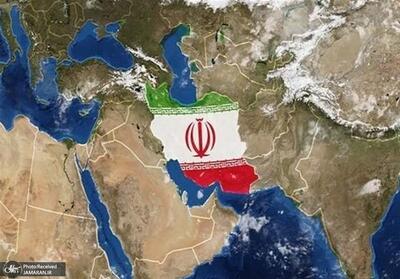 سرلشکر صفوی: طرح بستن تنگه هرمز ۱۵ سال پیش به فرمان رهبر شهید تدوین شد/ در سال ۷۶، ما ۲۰۰۰ موشک داشتیم, حضرت آقا در آن زمان فرمودند ۲۰۰۰ موشک کم است و باید به چند ده هزار موشک برای چندین ماه جنگ برسد