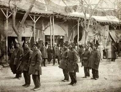سفر به ایران قدیم؛ سربازان ایرانی و مهندسان آمریکایی در مرودشت؛ 98 سال قبل