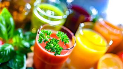 در هوای گرم چه بخوریم تا بدن دچار کم آبی نشود؟ / بهترین خوراکی ها و نوشیدنی های آبرسان تابستان