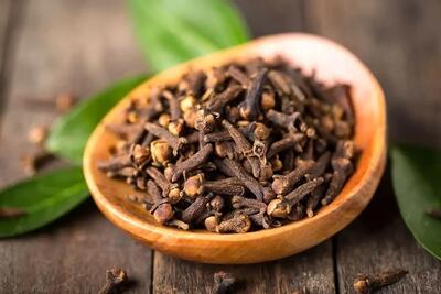  فواید درمانی شگفت‌ انگیز میخک