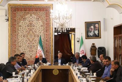 طرح چالشهای صنعت لوازم خانگی استان در نشست مشترک کمیسیون صنایع و انرژی اتاق تبریز با انجمن لوازم خانگی
