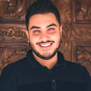 «بذار همه دنیا بدونه» از آرون افشار