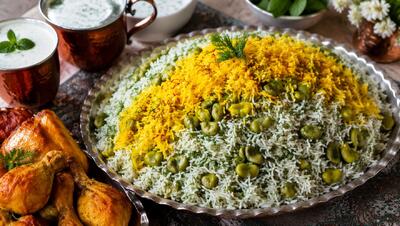 مراحل پخت باقالی پلو با مرغ + راز طلاییِ عطر شوید و باقالی که مهمان هایتان را محوِ سفره می کند!